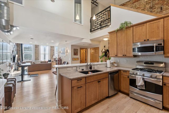 214 S Washington Square, 2, Lansing, MI 48933