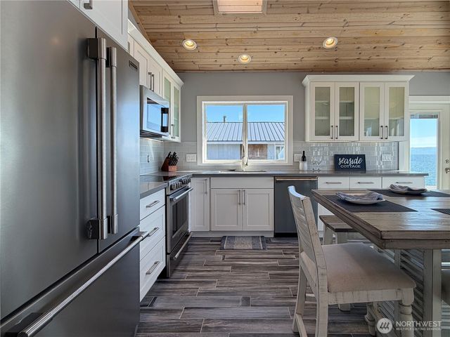 26 H South Beach Drive, Hat Island, WA 98206