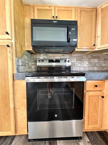 1718 W Dumble Street 2, Alvin, TX 77511