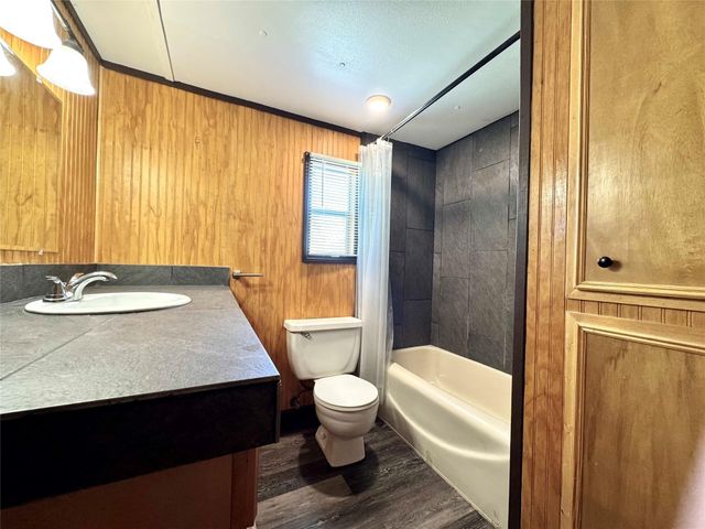 1718 W Dumble Street 2, Alvin, TX 77511