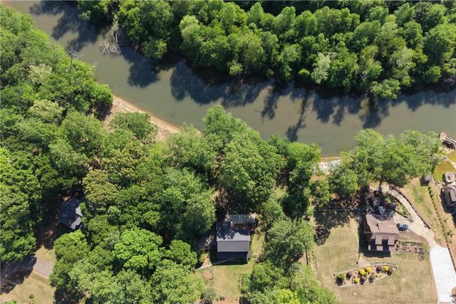 215 Riverside Drive, Piedmont, SC 29673