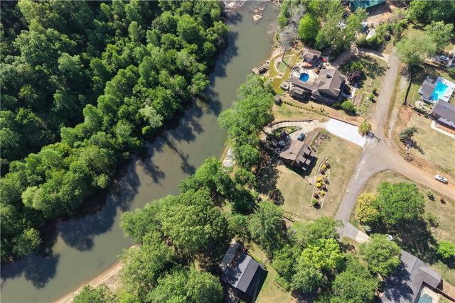 215 Riverside Drive, Piedmont, SC 29673