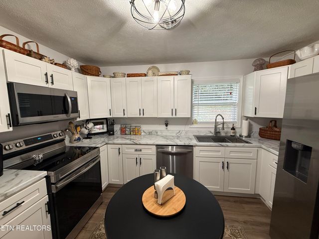 310 Valley St, Morristown, TN 37813