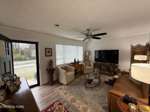 310 Valley St, Morristown, TN 37813