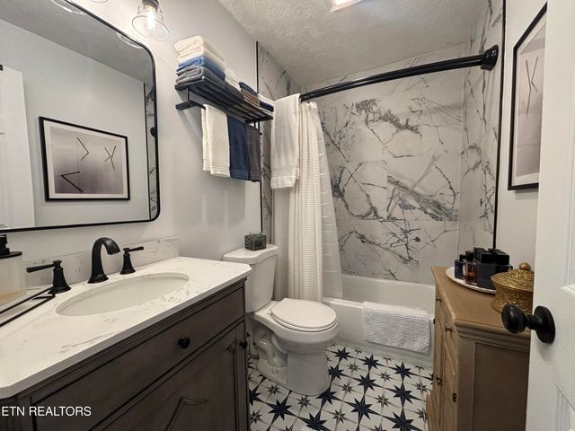 310 Valley St, Morristown, TN 37813