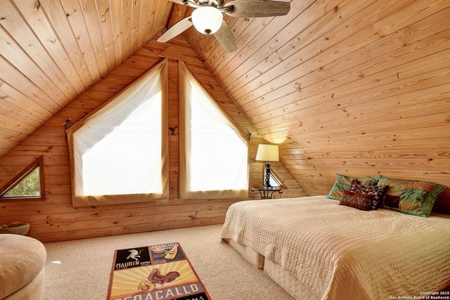 920 Pebble Bch Dr NW, Lakehills, TX 78063