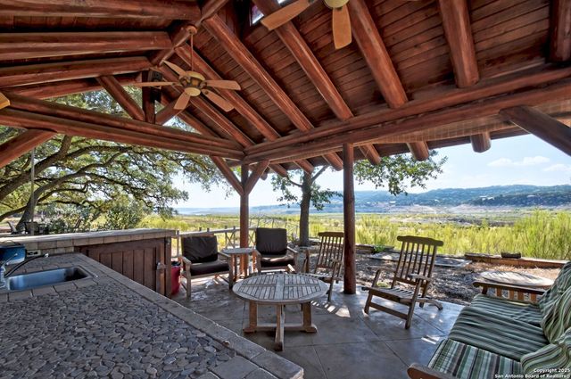 920 Pebble Bch Dr NW, Lakehills, TX 78063