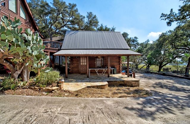 920 Pebble Bch Dr NW, Lakehills, TX 78063