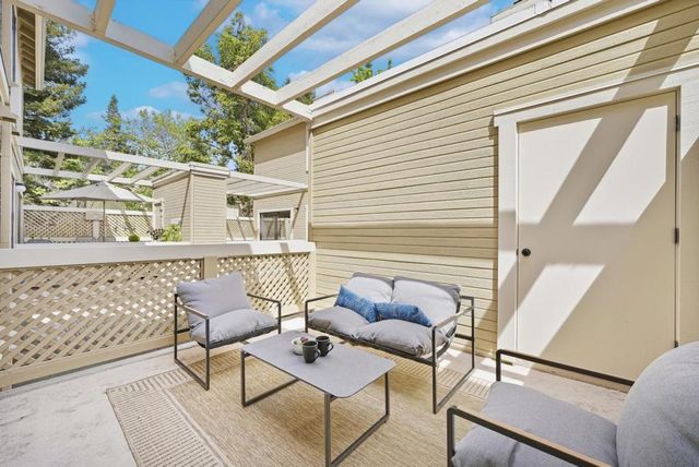 915 La Mesa Terrace B, Sunnyvale, CA 94086