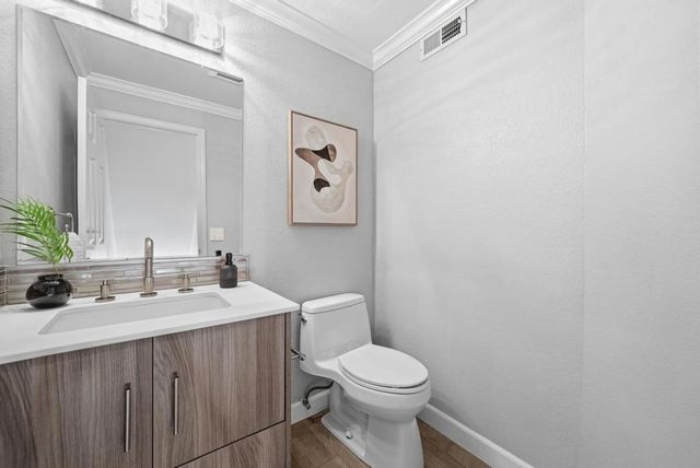 915 La Mesa Terrace B, Sunnyvale, CA 94086