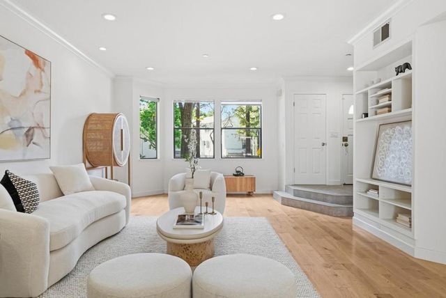 915 La Mesa Terrace B, Sunnyvale, CA 94086