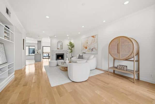 915 La Mesa Terrace B, Sunnyvale, CA 94086