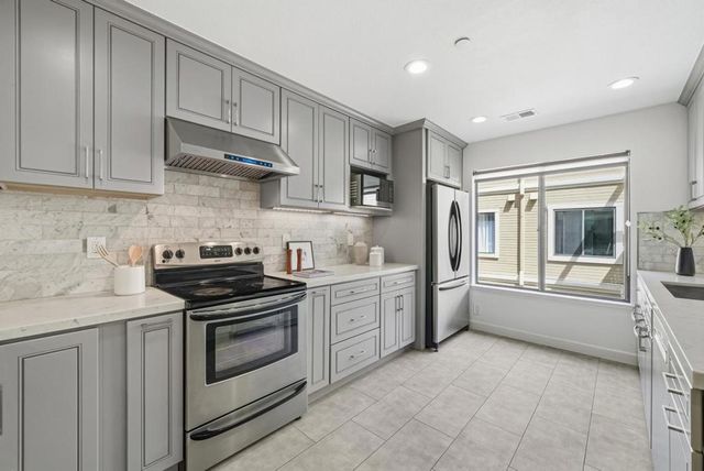 915 La Mesa Terrace B, Sunnyvale, CA 94086