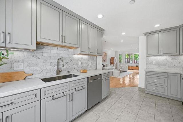 915 La Mesa Terrace B, Sunnyvale, CA 94086