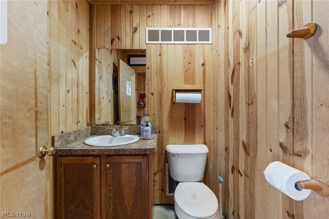 16501 Station Road, Columbia Station, OH 44028