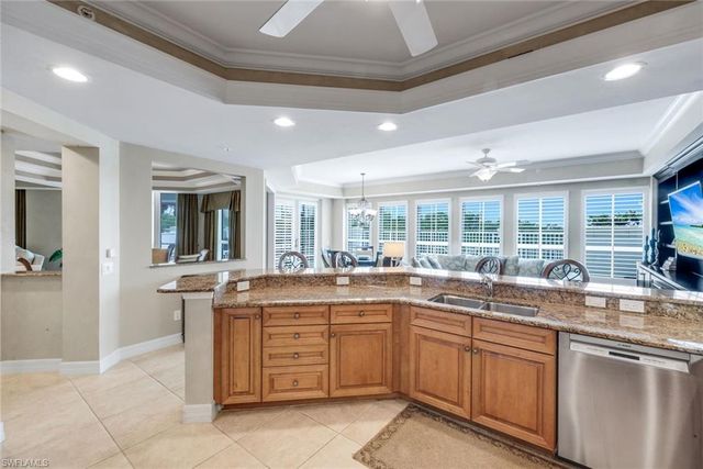 295 Grande WAY T 03, Naples, FL 34110