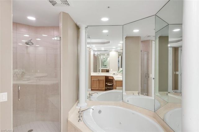 295 Grande WAY T 03, Naples, FL 34110