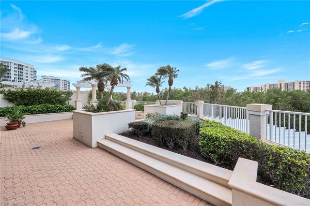 295 Grande WAY T 03, Naples, FL 34110