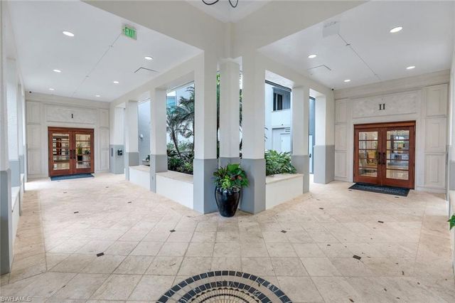 295 Grande WAY T 03, Naples, FL 34110