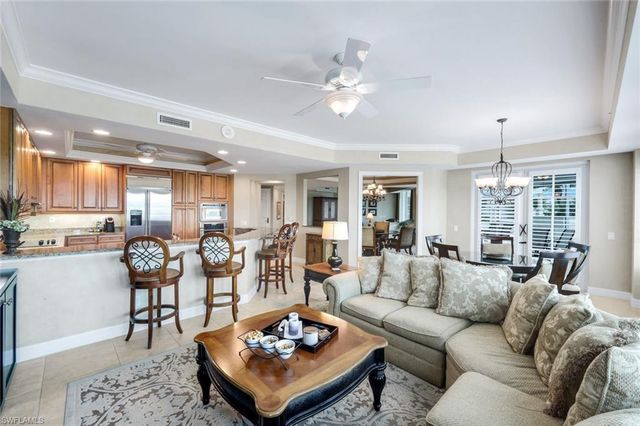 295 Grande WAY T 03, Naples, FL 34110