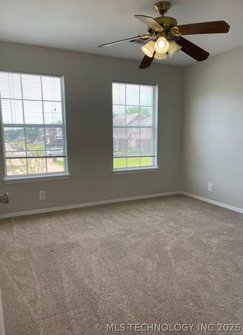 4012 W Queens Street, Broken Arrow, OK 74012
