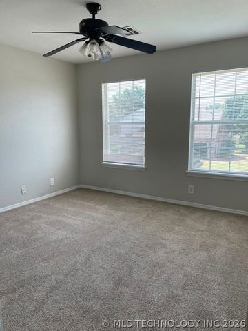 4012 W Queens Street, Broken Arrow, OK 74012