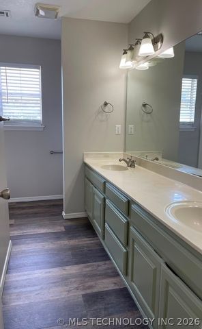 4012 W Queens Street, Broken Arrow, OK 74012