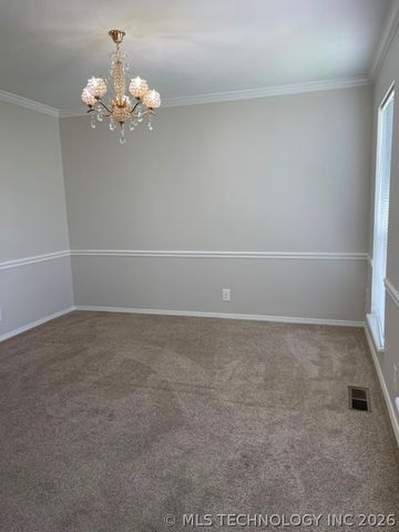 4012 W Queens Street, Broken Arrow, OK 74012