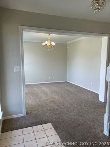 4012 W Queens Street, Broken Arrow, OK 74012
