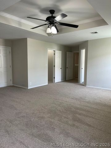 4012 W Queens Street, Broken Arrow, OK 74012