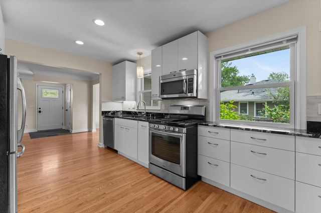 4705 Valley View Road, Edina, MN 55424
