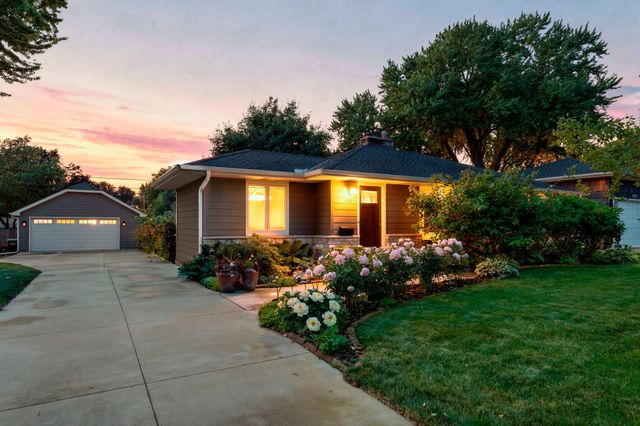 4705 Valley View Road, Edina, MN 55424