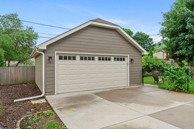 4705 Valley View Road, Edina, MN 55424