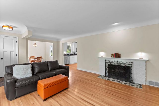 4705 Valley View Road, Edina, MN 55424