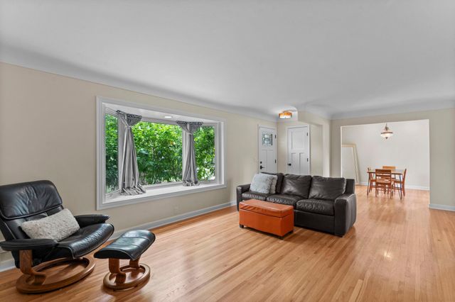4705 Valley View Road, Edina, MN 55424
