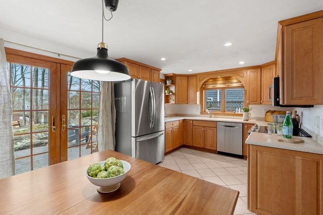 23 Hillside Ave 23, Marblehead, MA 01945