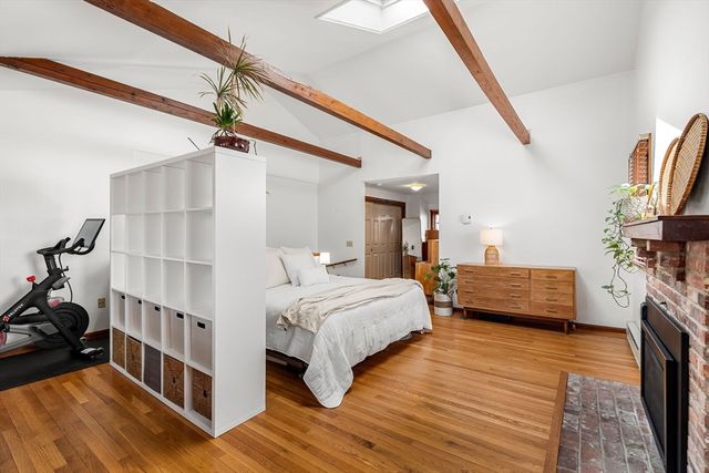 23 Hillside Ave 23, Marblehead, MA 01945