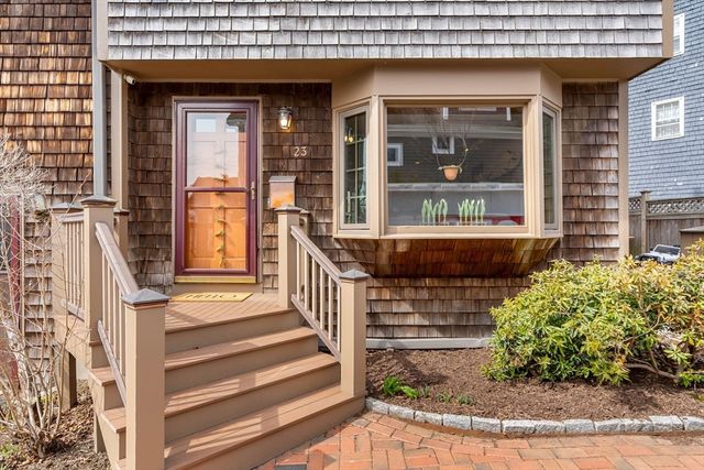 23 Hillside Ave 23, Marblehead, MA 01945