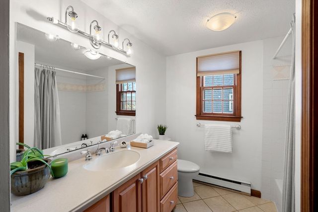 23 Hillside Ave 23, Marblehead, MA 01945