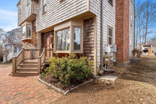 23 Hillside Ave 23, Marblehead, MA 01945