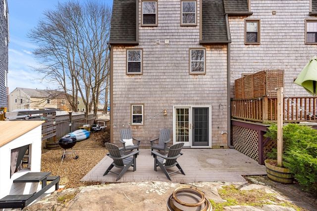 23 Hillside Ave 23, Marblehead, MA 01945