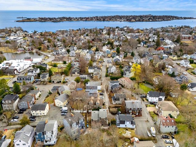 23 Hillside Ave 23, Marblehead, MA 01945