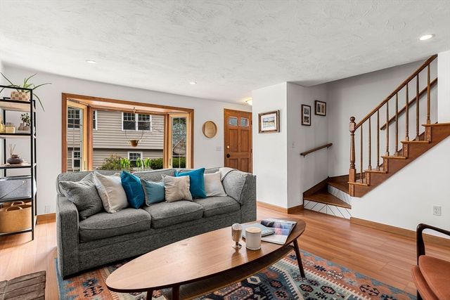 23 Hillside Ave 23, Marblehead, MA 01945