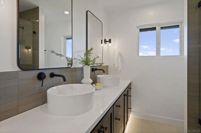 11228 Constellation Dr., El Cajon, CA 92020