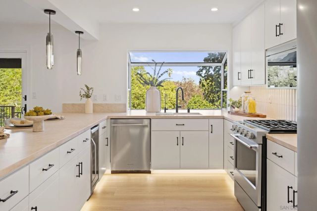 11228 Constellation Dr., El Cajon, CA 92020