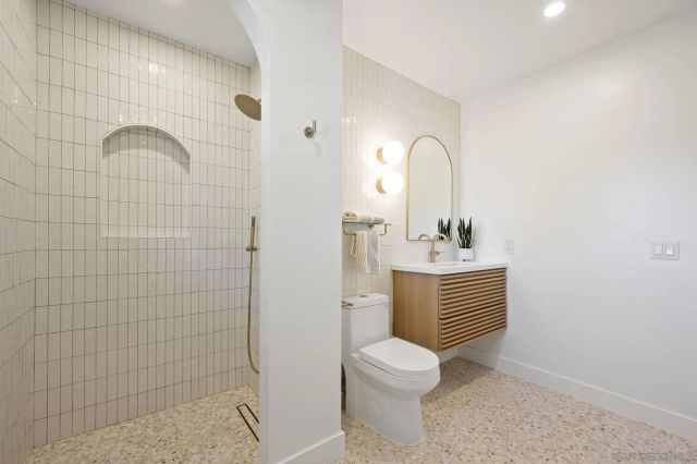 11228 Constellation Dr., El Cajon, CA 92020