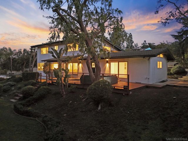 11228 Constellation Dr., El Cajon, CA 92020