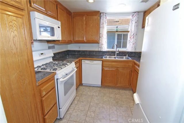 26808 Claudette Street 332, Canyon Country, CA 91351