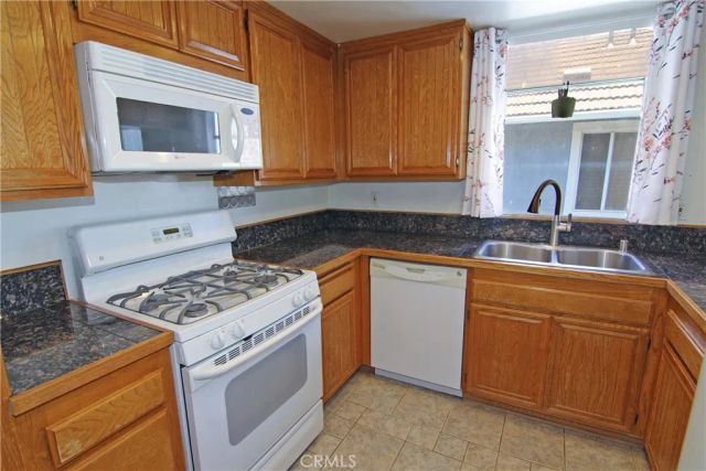 26808 Claudette Street 332, Canyon Country, CA 91351