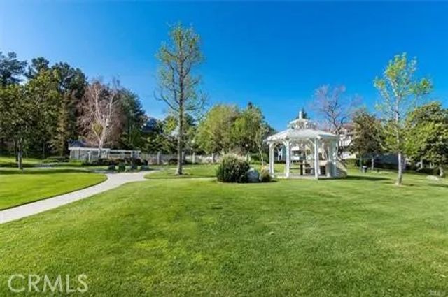 26808 Claudette Street 332, Canyon Country, CA 91351